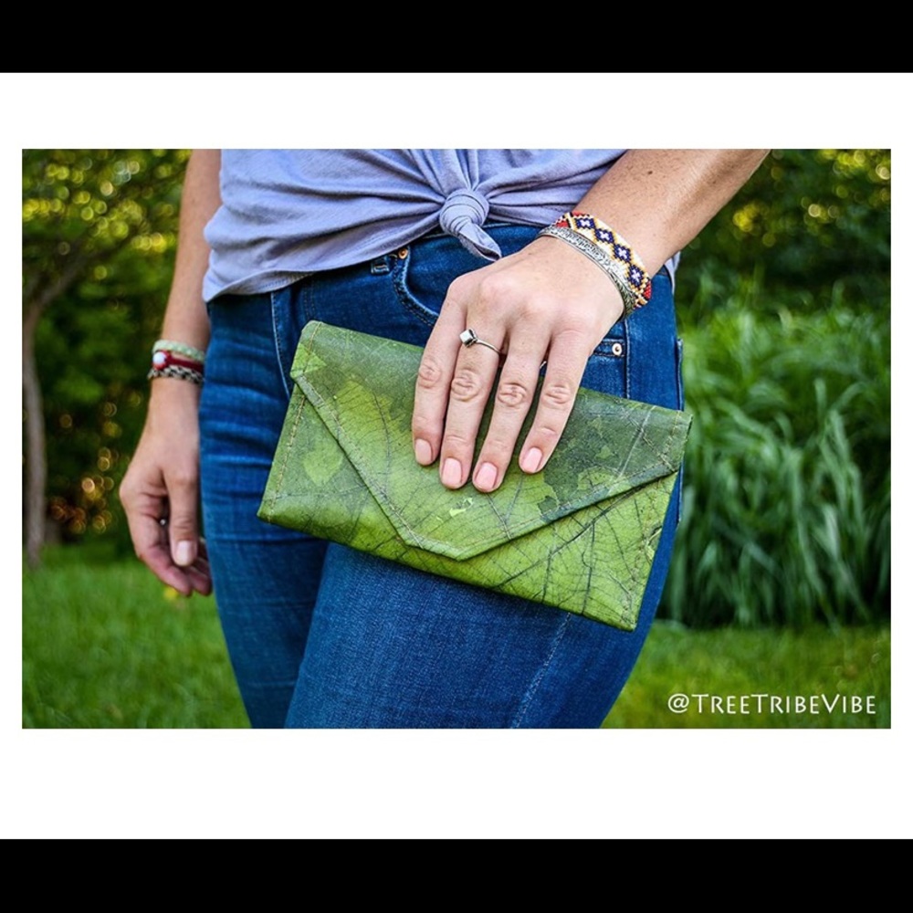 Tree tribe leaf leather wallet